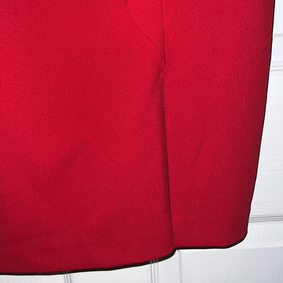 Red Dress - Picture 4 of 9